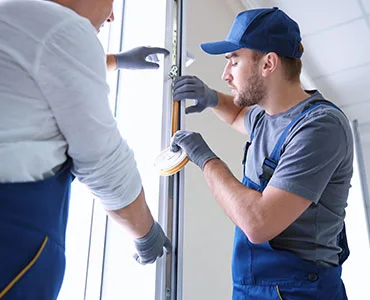 glass repair experts in Brent, FL